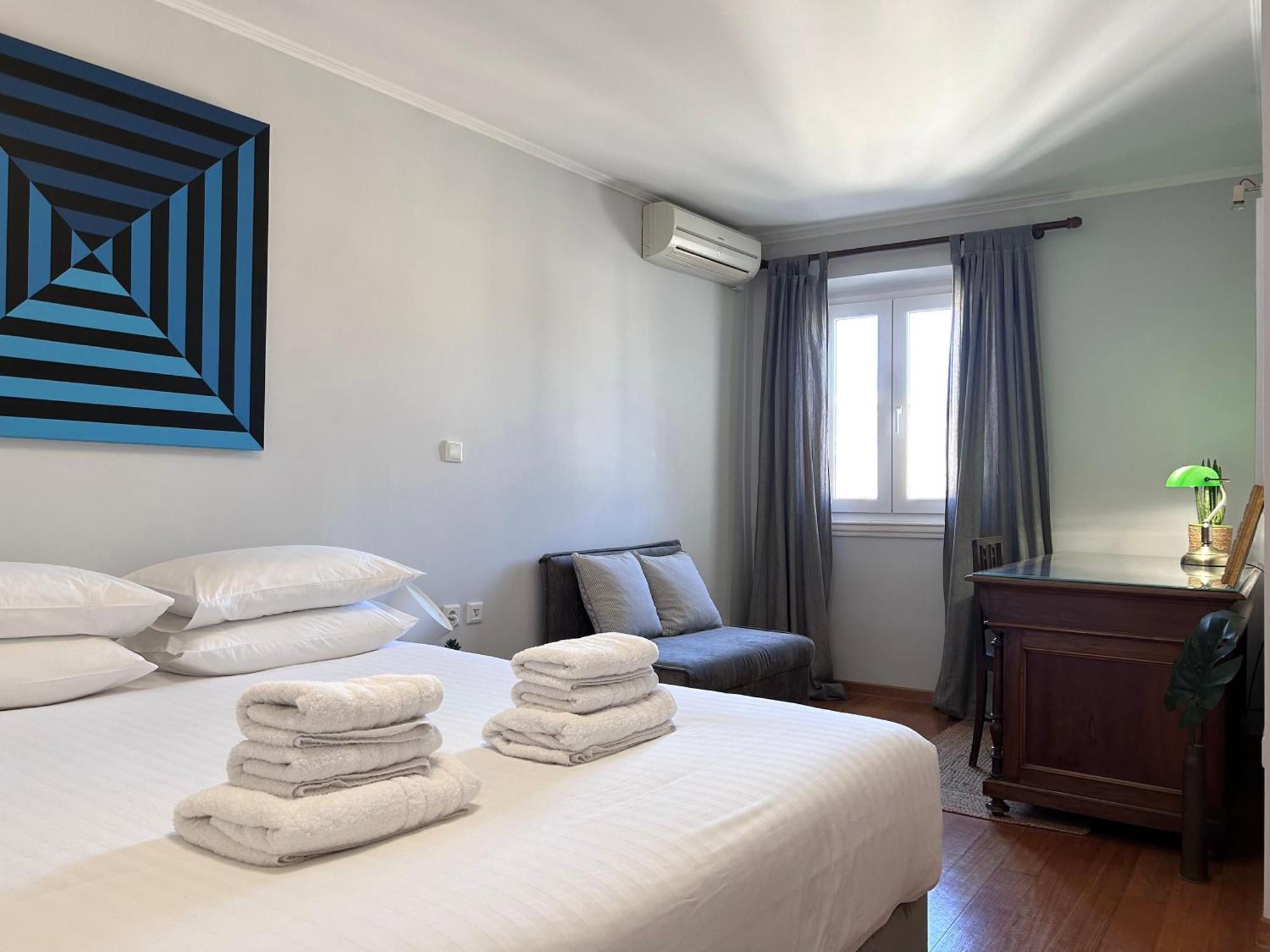 "San Giacomo Square Apt." In The Heart Of Old Town Corfu  Zewnętrze zdjęcie