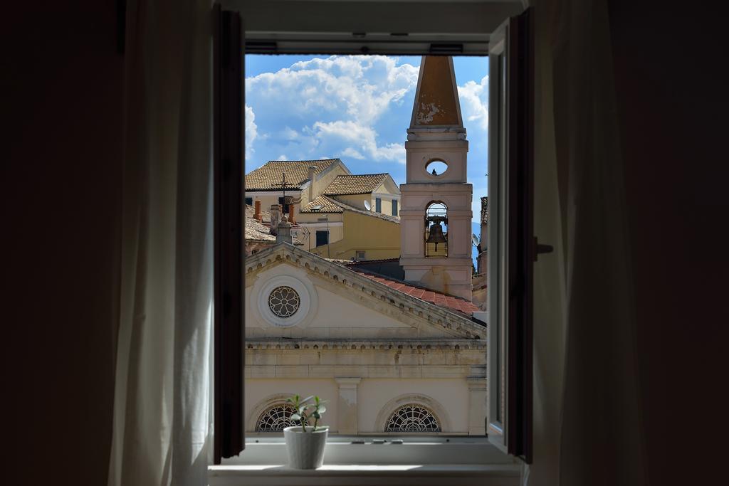 "San Giacomo Square Apt." In The Heart Of Old Town Corfu  Zewnętrze zdjęcie